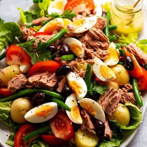 Nicoise Salad (French Salad with Tuna) | Carotwit | Copy Me That