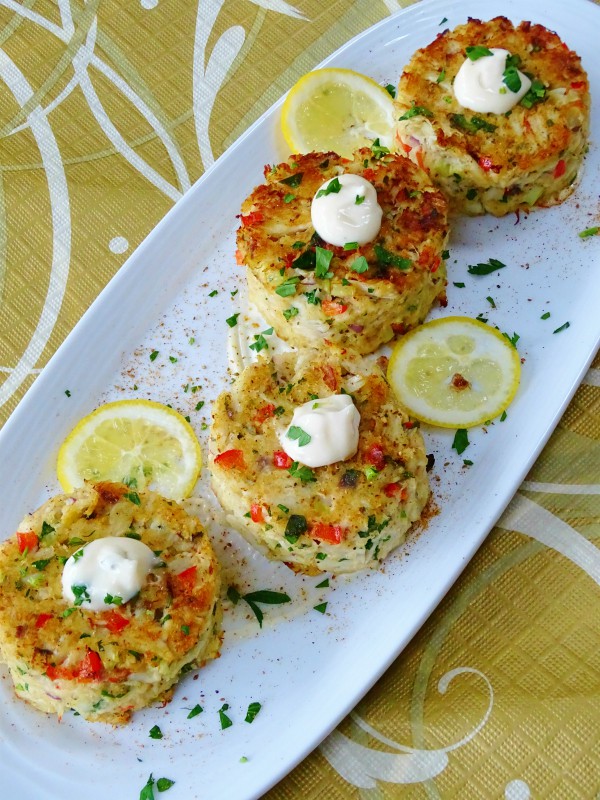 Baked Crab Cakes with Meyer Lemon Aioli | Partyof7 | Copy Me That