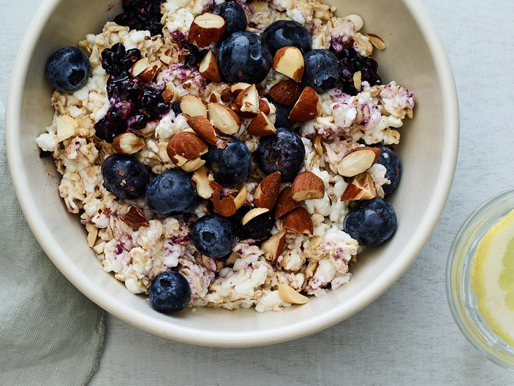 Berry Cheesecake Overnight Oats