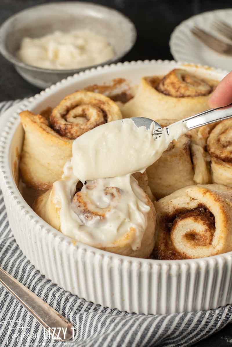 Bisquick Cinnamon Rolls Recipe {So Easy!} Sheila Copy Me That