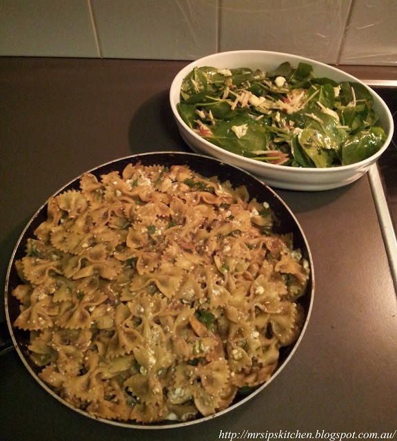 Jamie Oliver's 15 Minute Meals Mushroom Farfalle Blue Cheese Hazelnut &  Apple Salad | denbu | Copy Me That