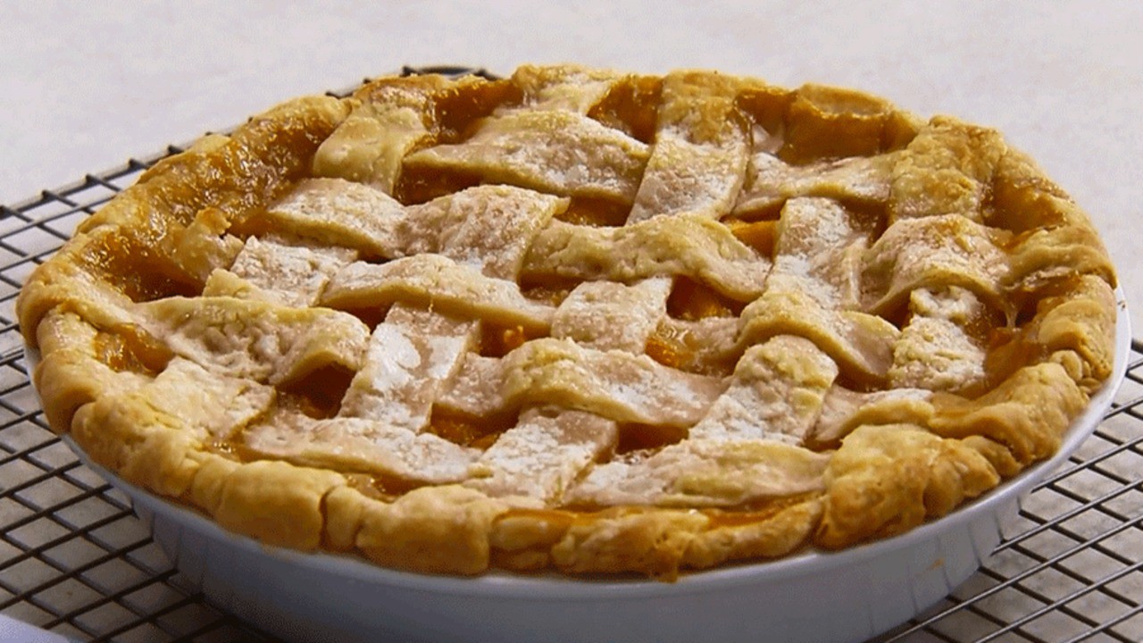 Блюда из кусочков теста. Американский яблочный пирог. Пай из кусочков теста. Пирог из слоеного теста с рикоттой и яблоками. Пай из кусочков теста сливочных.