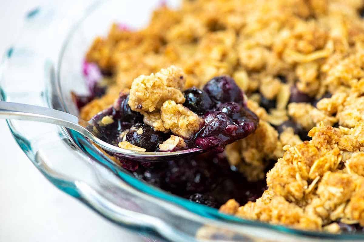 Ridiculously Easy Blueberry Crumble TamaraJansen Copy Me That