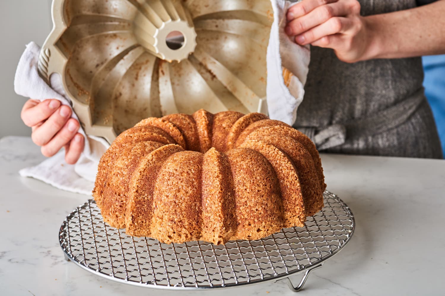 this-3-ingredient-cake-goop-is-the-secret-to-perfect-looking-cakes