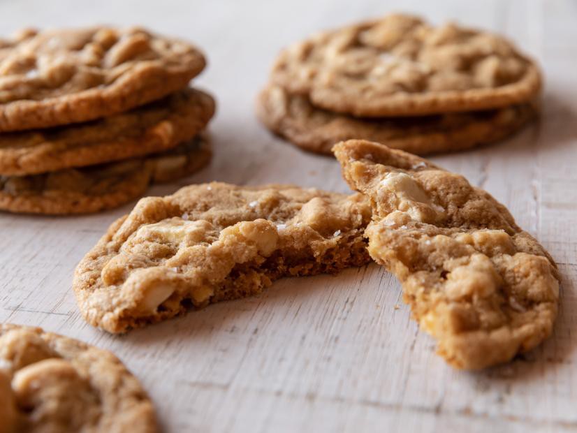 White Chocolate Macadamia Cookies (Chocolate Appreciation Day) - "The Pioneer Woman", Ree ...